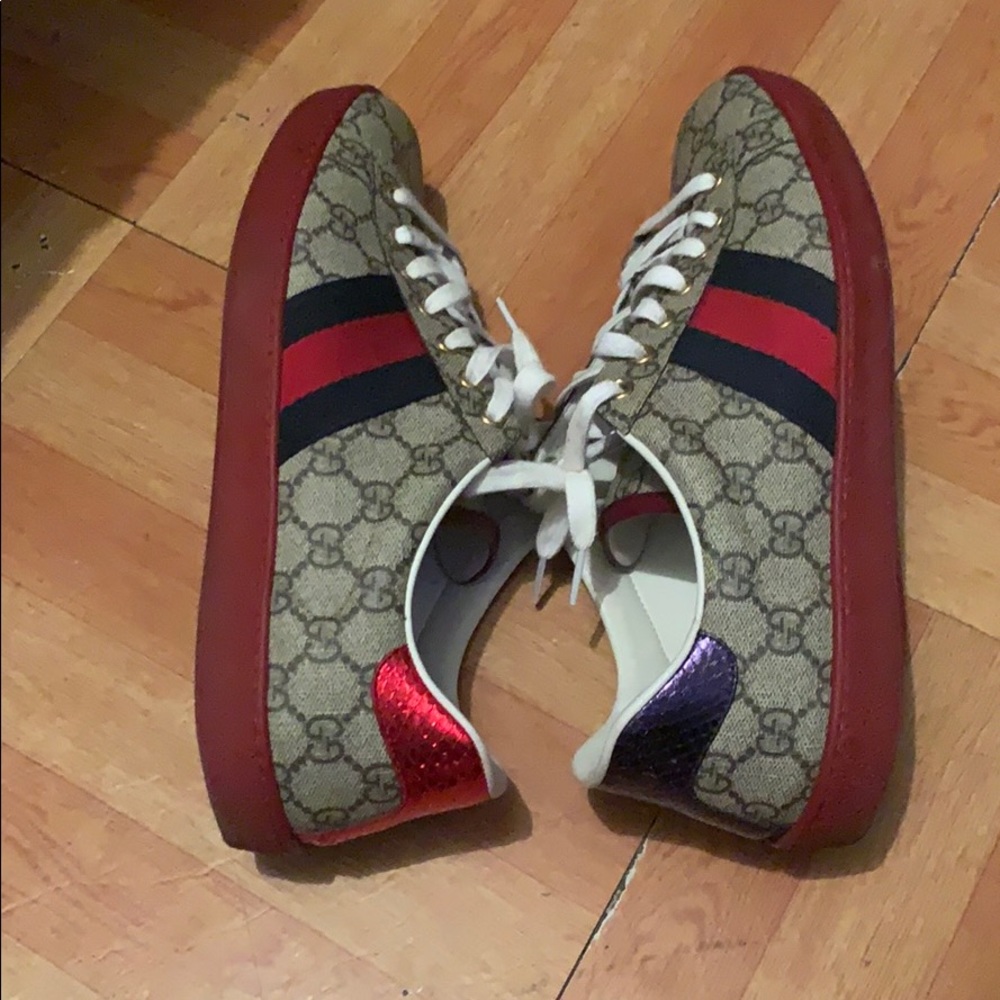 Gucci size 42